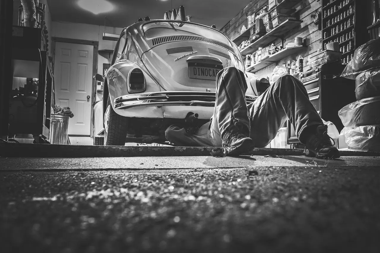 Battery testing before mobile mechanic appointment in Winnipeg